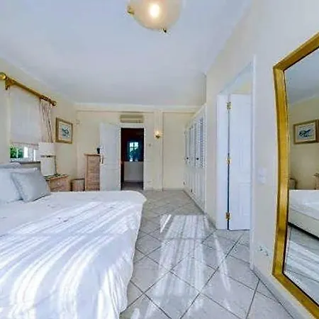 Vale Do Garrao Sleeps 6 Pool Air Con Wifi