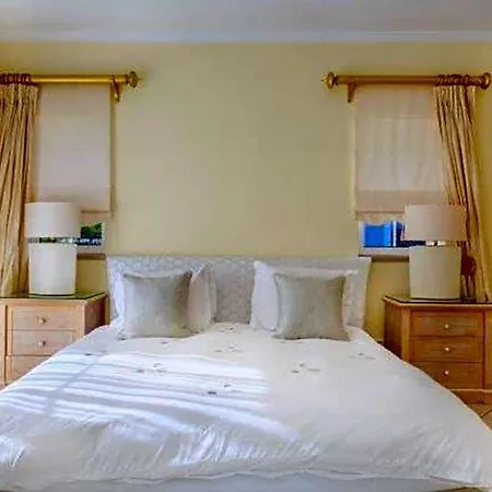 Vale Do Garrao Sleeps 6 Pool Air Con Wifi