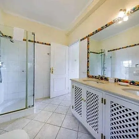 Vale Do Garrao Sleeps 6 Pool Air Con Wifi Villa Vale do Lobo